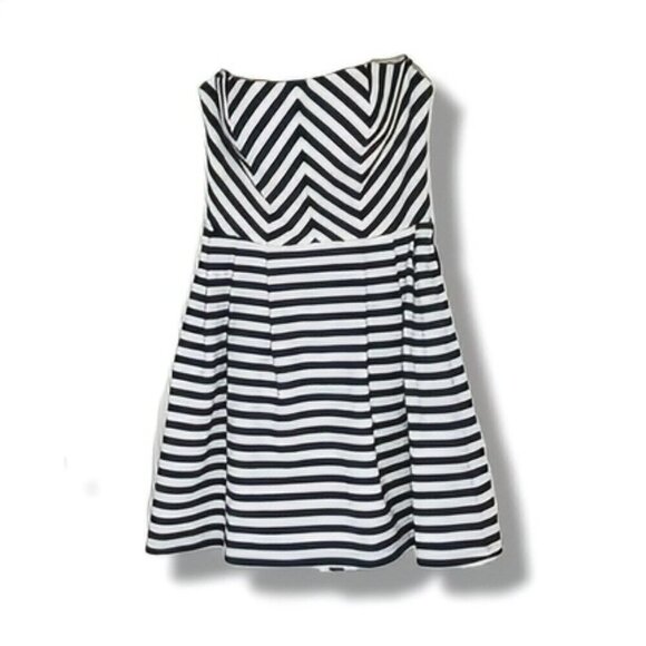 Forever 21 Strapless Black and White Fit and flare Mini Dress Chevron Stripe Med - Picture 1 of 7